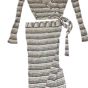 Fashion Nova Black and White Bell Sleeve V-Neck Sweater Dress